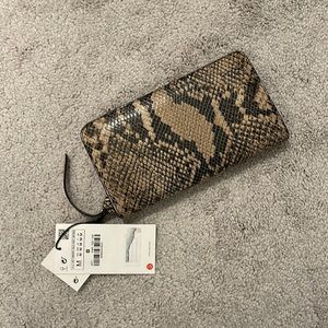 Zara wallet